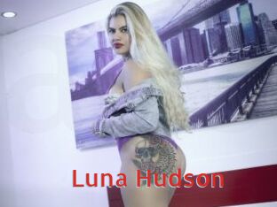 Luna_Hudson