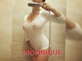 MONNIQUE_