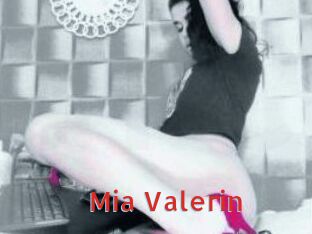 Mia_Valerin