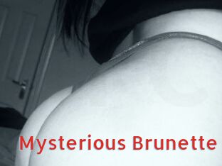 Mysterious_Brunette