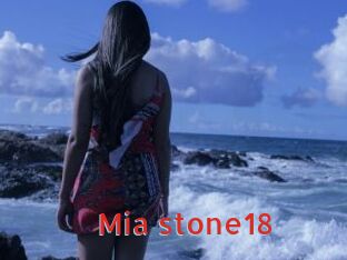 Mia_stone18