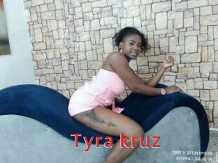 Tyra_kruz